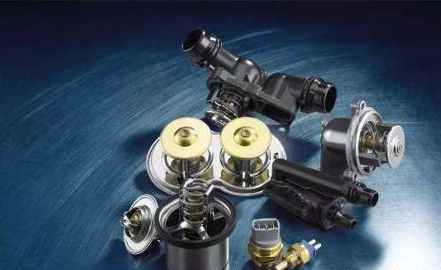 ���ֳ�ʽ�������������ɢ�����ϡ���ˮ�ܵ��²�,���ܷ���ͷ�����¶ȡ���������