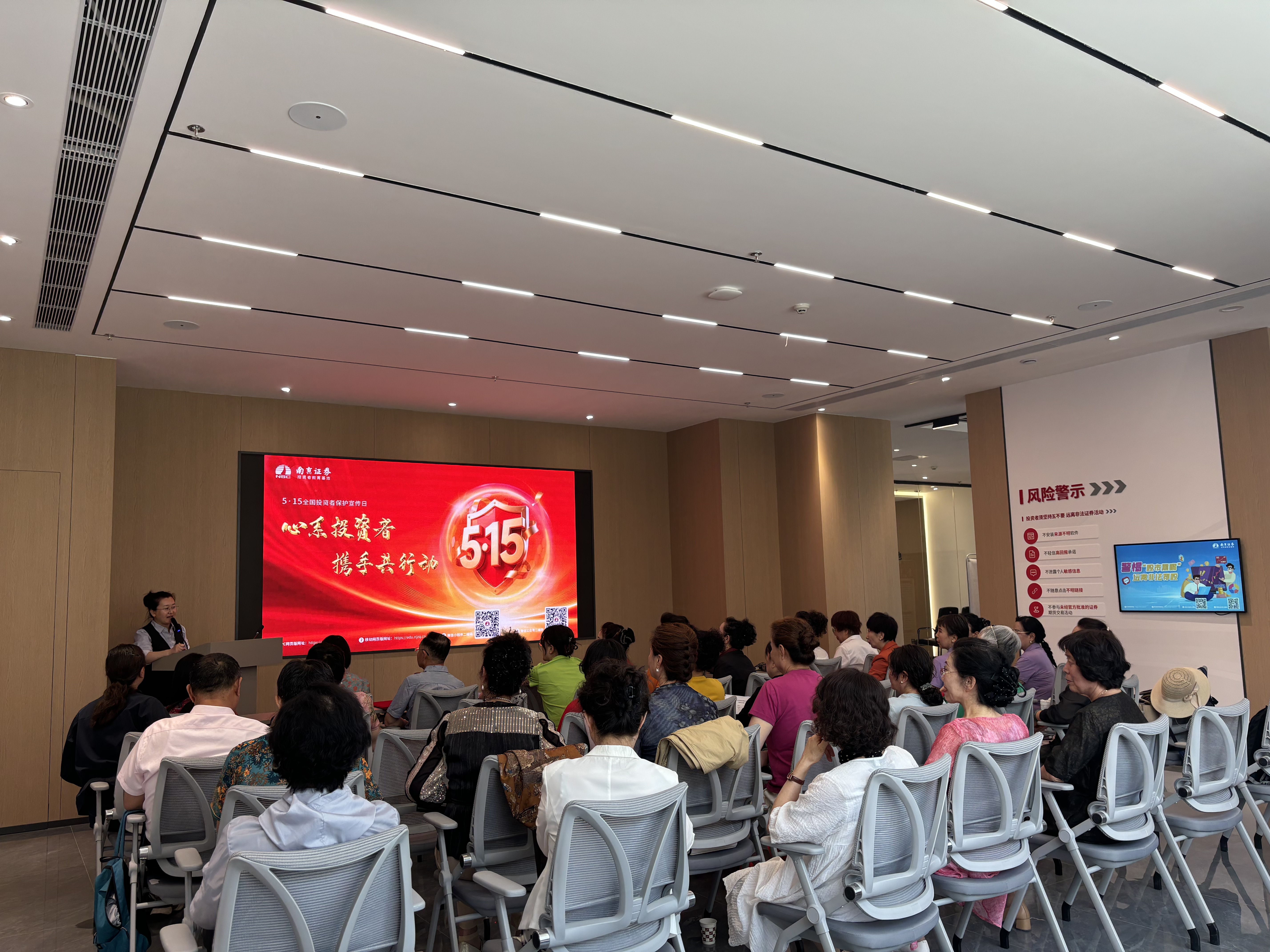 d6381083cadde2b4ec13cb4011c69d1f.jpg mg冰球突破(中国游)官方网站